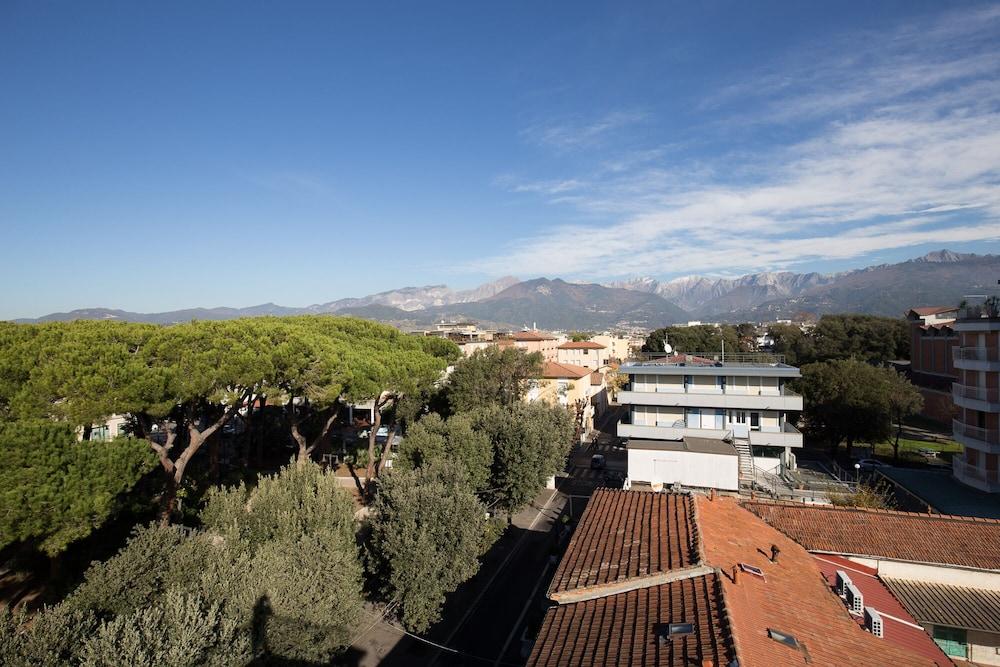 Hotel Roma Marina di Massa Dış mekan fotoğraf
