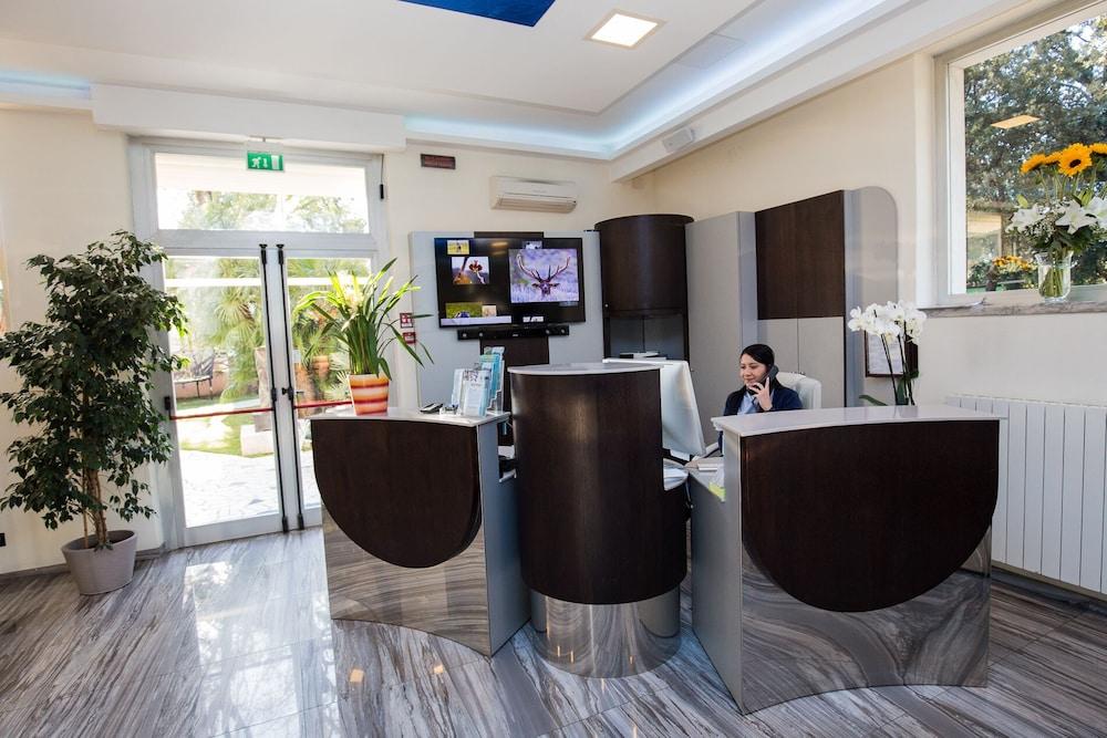 Hotel Roma Marina di Massa Dış mekan fotoğraf