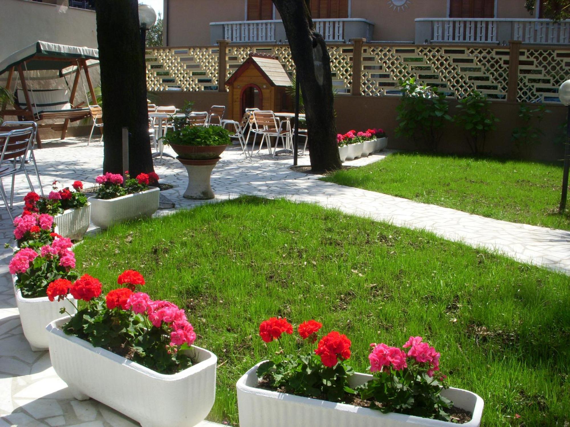 Hotel Roma Marina di Massa Dış mekan fotoğraf