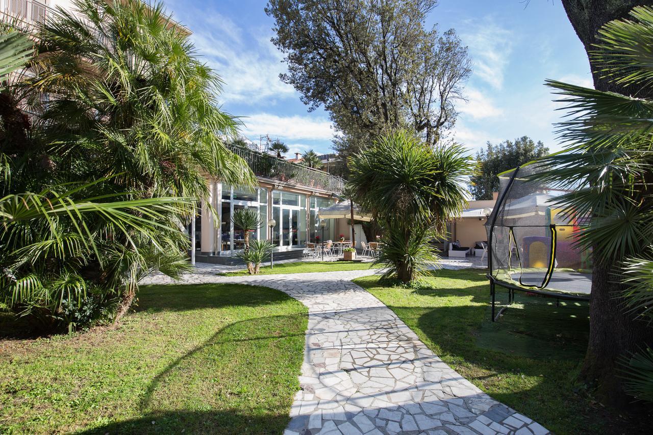 Hotel Roma Marina di Massa Dış mekan fotoğraf