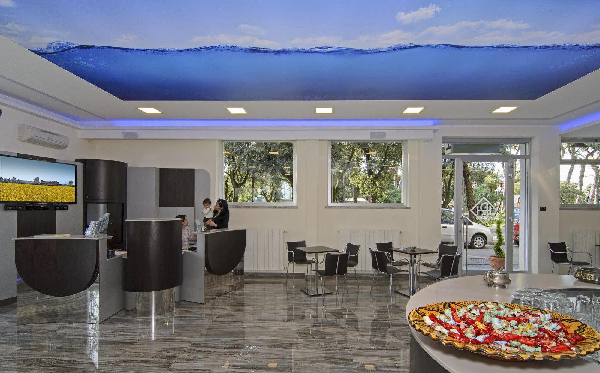 Hotel Roma Marina di Massa Dış mekan fotoğraf