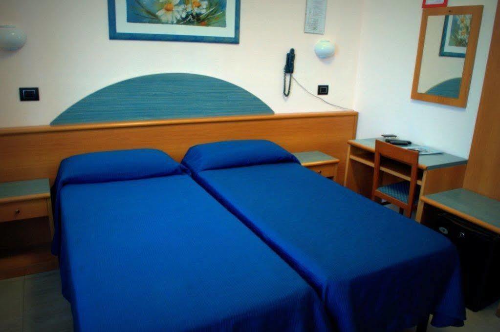 Hotel Roma Marina di Massa Dış mekan fotoğraf