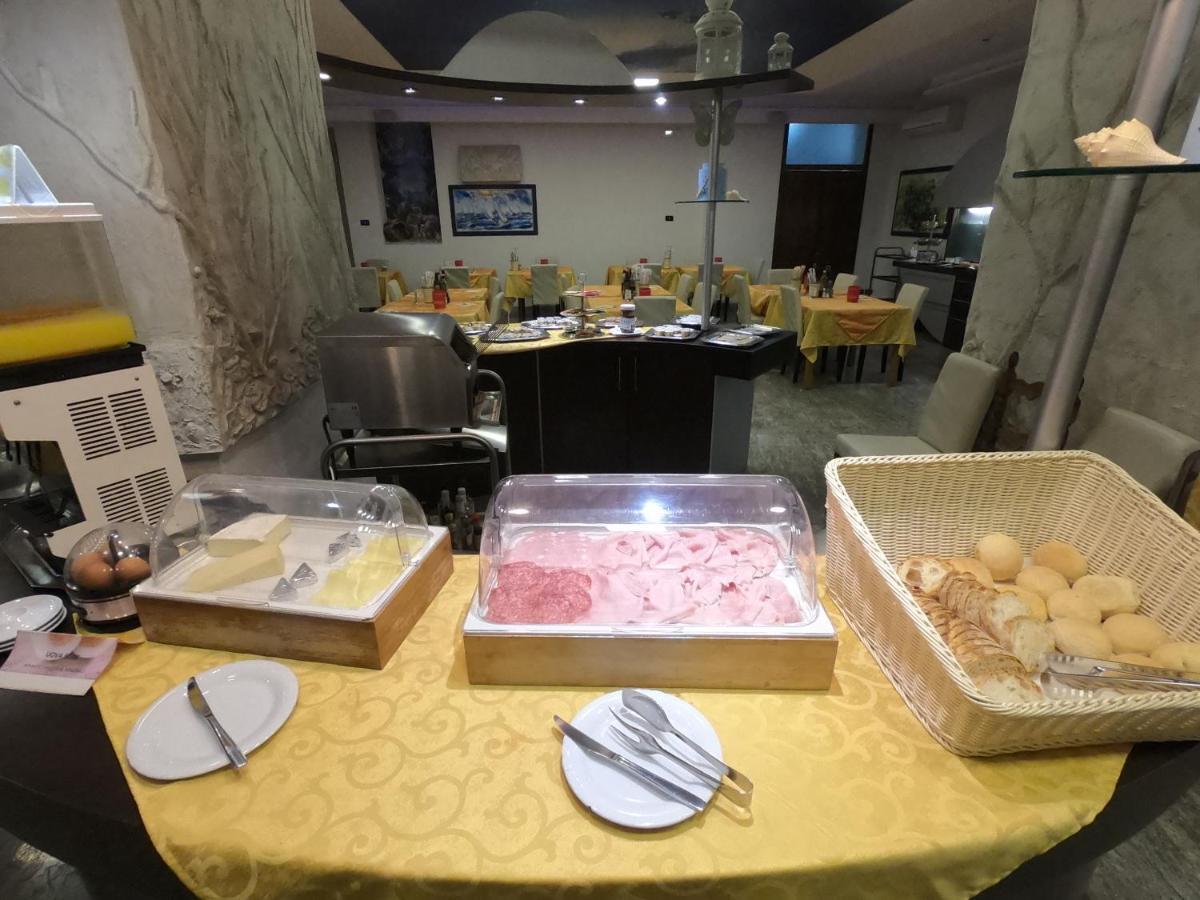 Hotel Roma Marina di Massa Dış mekan fotoğraf